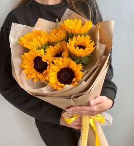 Bouquet of 7 sunflowers